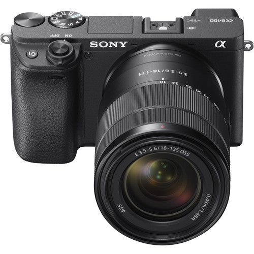 Cámara Sony Alpha a6400 con Lente 18-135mm f/3.5-5.6 OSS – Kit Todoterreno Mirrorless con Enfoque Automático Ultra Rápido y Video 4K