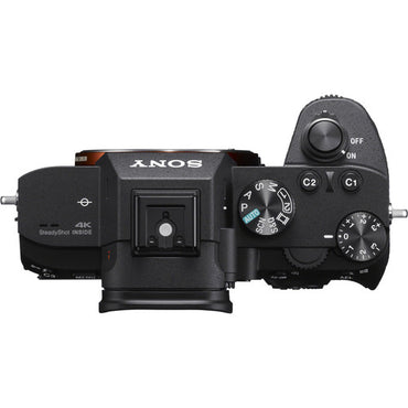 Combo Cámara Sony α7 III Mirrorless (Cuerpo) – Sensor Full Frame de 24.2 MP + Memoria 64GB + Estuche Profesional