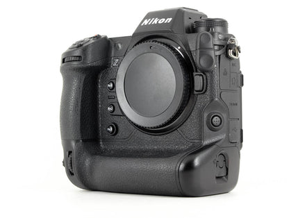 Cámara Mirrorless Full-Frame Nikon Z9 (Solo Cuerpo)