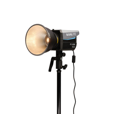 Nanlite FC-120B – Foco LED Bi-color Profesional de 120W con Diseño Compacto y Montura FM