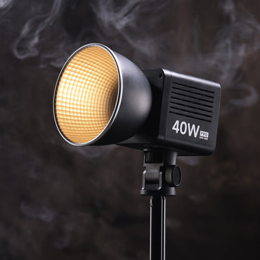 Luz LED COB Ulanzi L024 40W RGB – Foco Portátil de Alta Potencia con Batería Integrada y Montura Mini Bowens